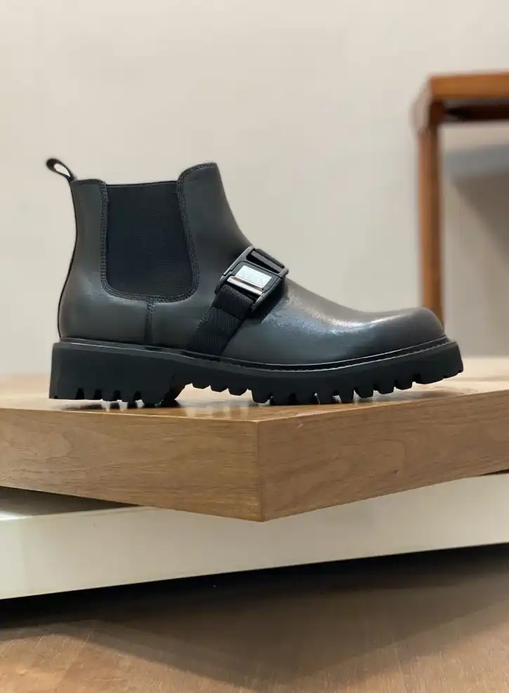 hype Valentino Boots