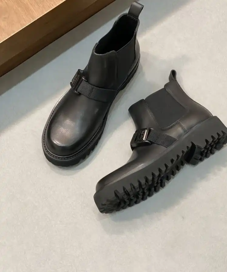 hype Valentino Boots