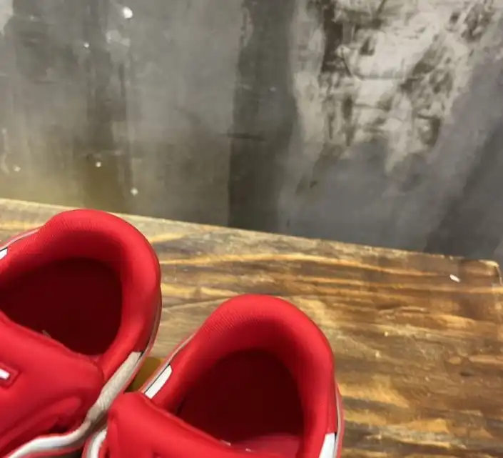 hype Louis Vuitton Sneakers