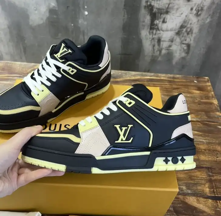 hype Louis Vuitton Sneakers