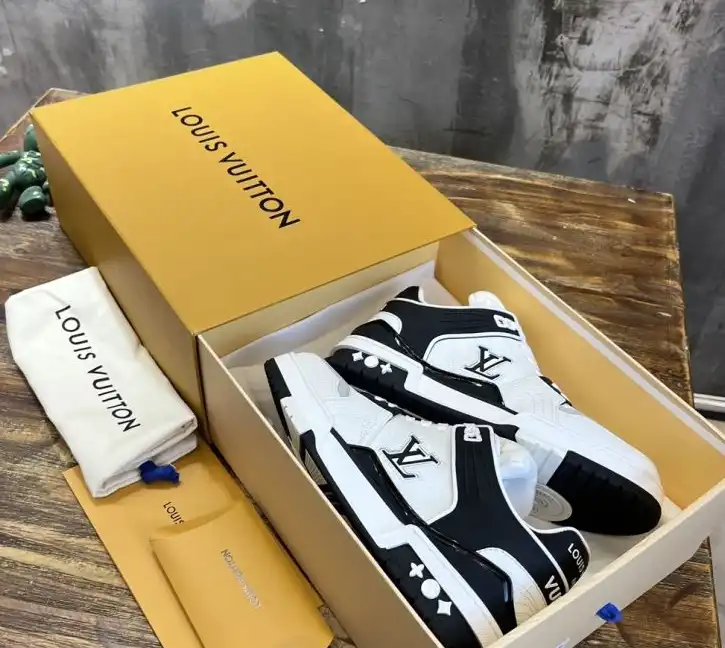 hype Louis Vuitton Sneakers