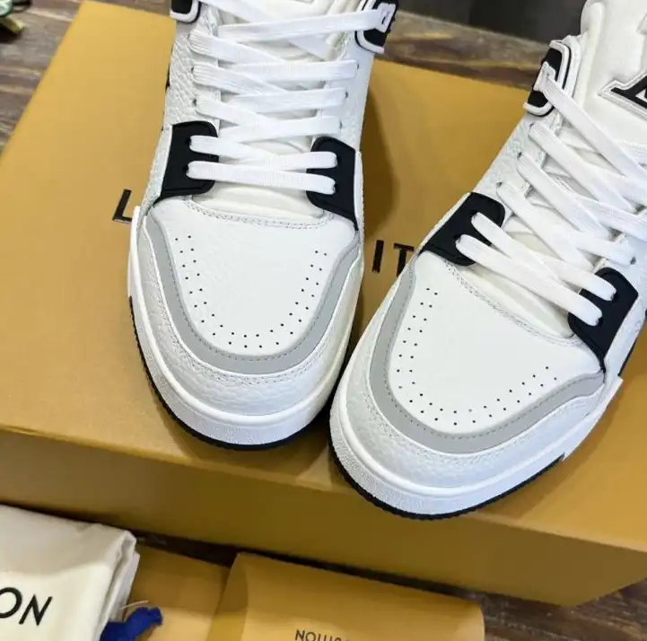 hype Louis Vuitton Sneakers