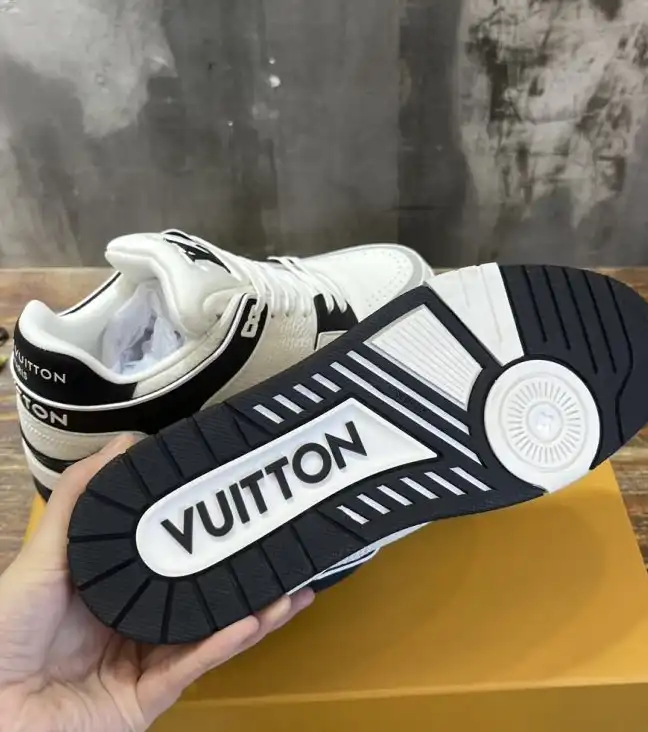 hype Louis Vuitton Sneakers