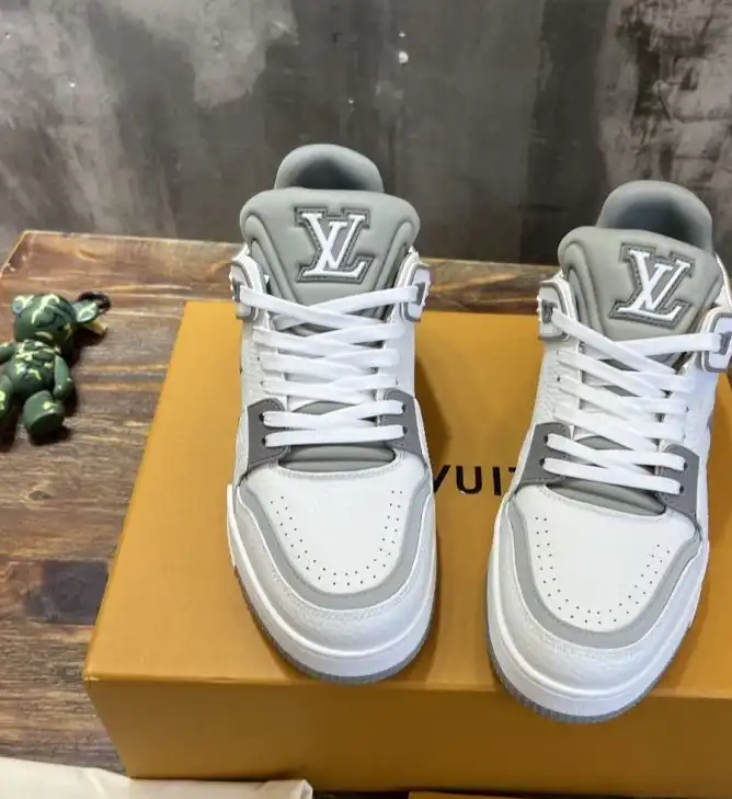 hype Louis Vuitton Sneakers