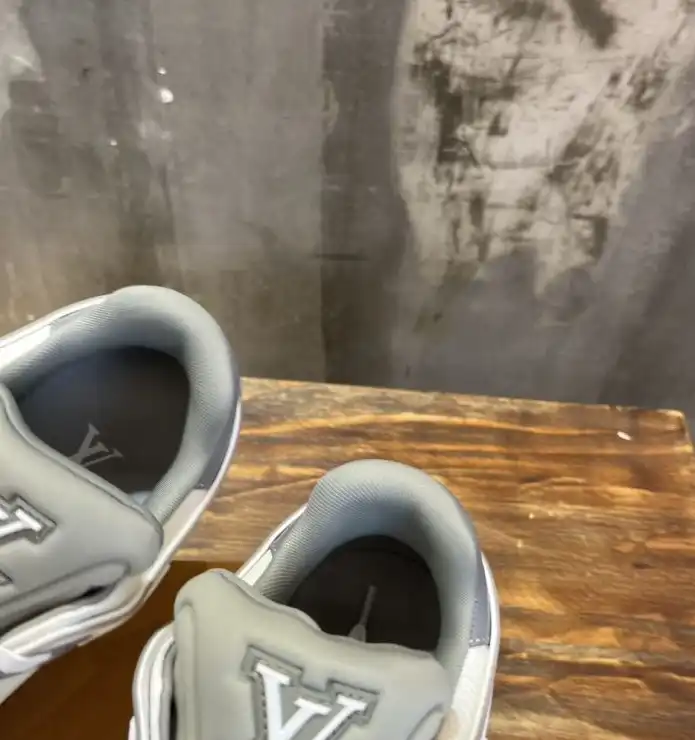 hype Louis Vuitton Sneakers