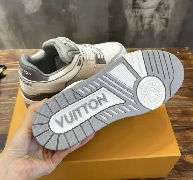 hype Louis Vuitton Sneakers