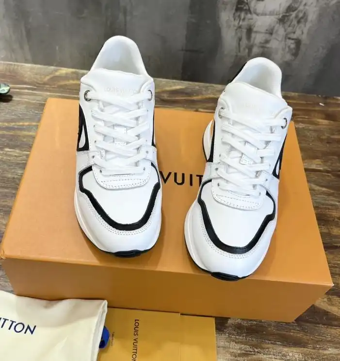 hype Louis Vuitton Sneakers