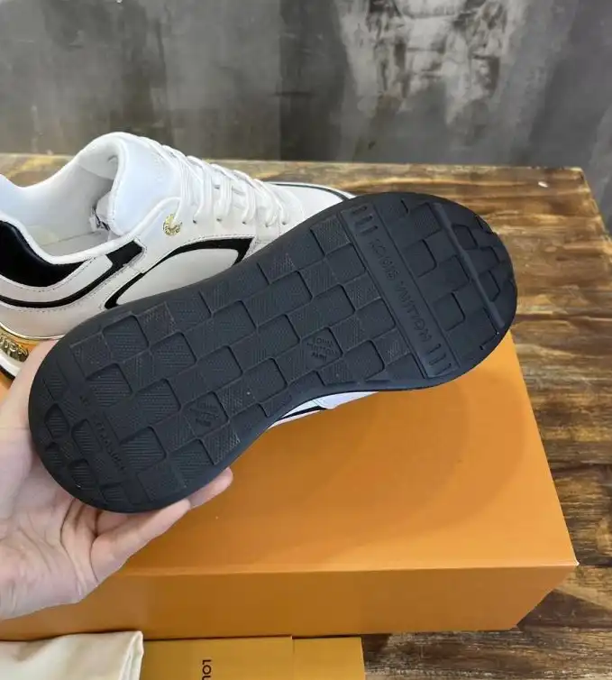 hype Louis Vuitton Sneakers