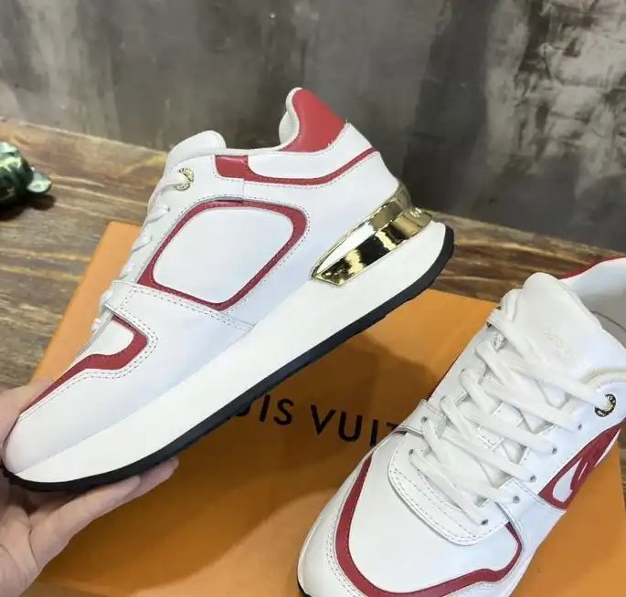 hype Louis Vuitton Sneakers