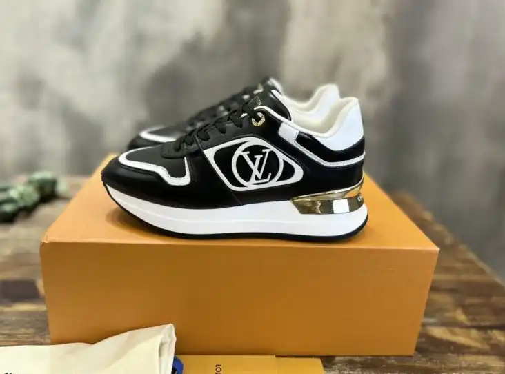 hype Louis Vuitton Sneakers