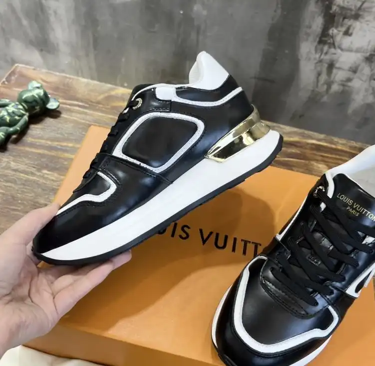 hype Louis Vuitton Sneakers