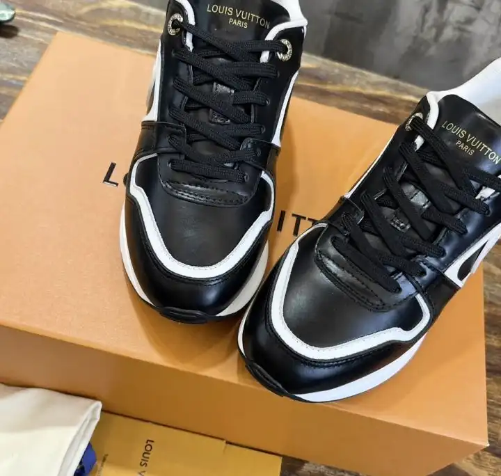 hype Louis Vuitton Sneakers