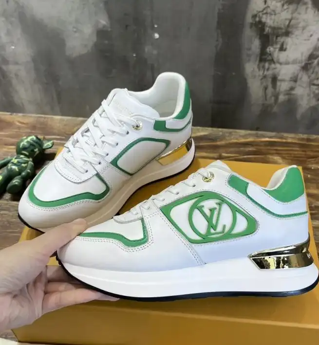 hype Louis Vuitton Sneakers