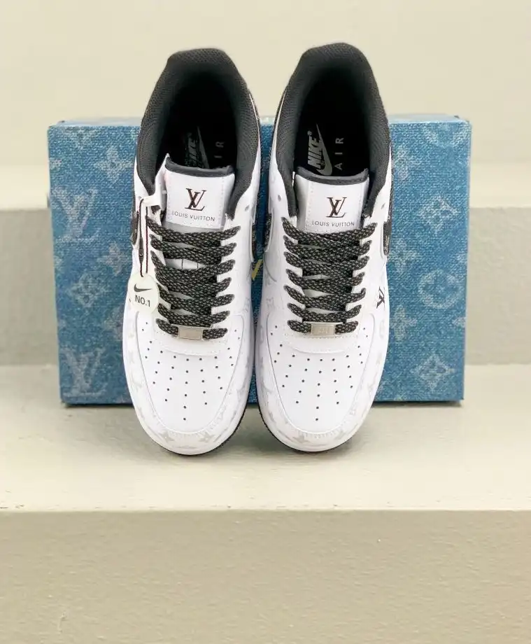 hype Louis Vuitton Sneakers