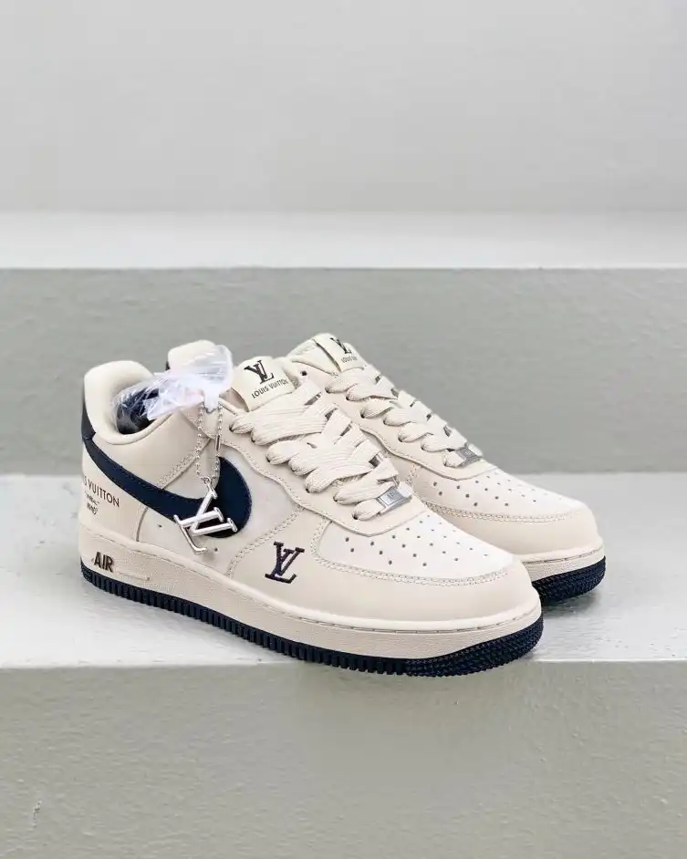 hype Louis Vuitton Sneakers