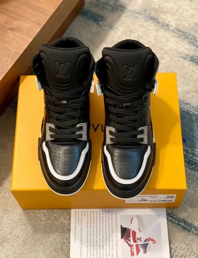 hype Louis Vuitton Sneakers