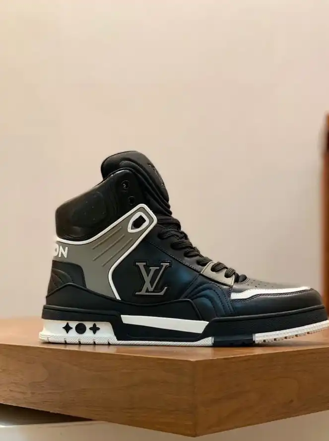 hype Louis Vuitton Sneakers