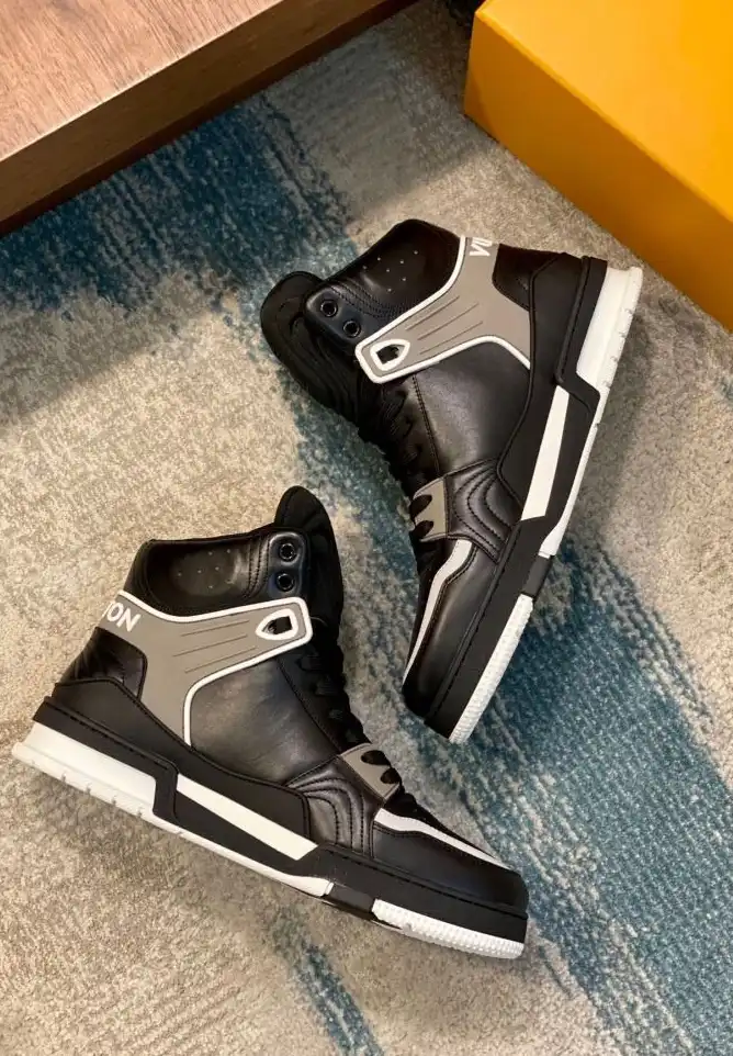 hype Louis Vuitton Sneakers