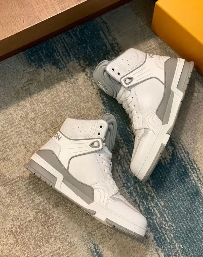 hype Louis Vuitton Sneakers