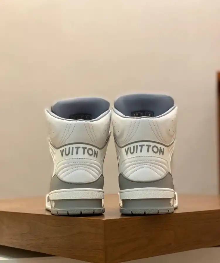 hype Louis Vuitton Sneakers