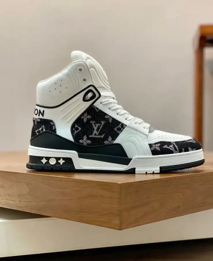 hype Louis Vuitton Sneakers