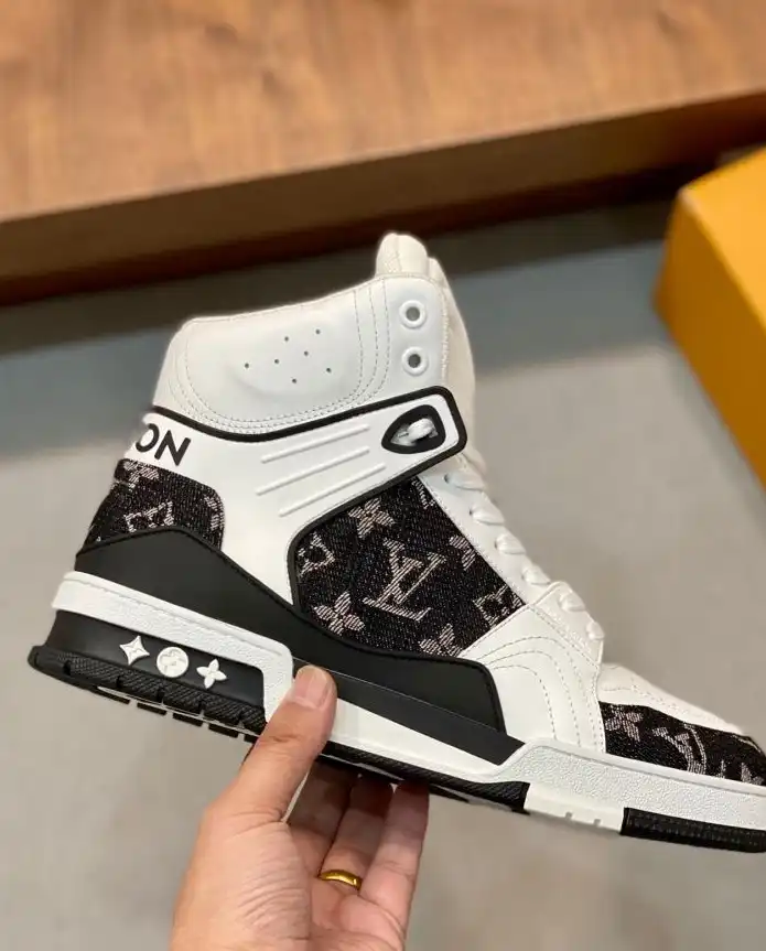 hype Louis Vuitton Sneakers