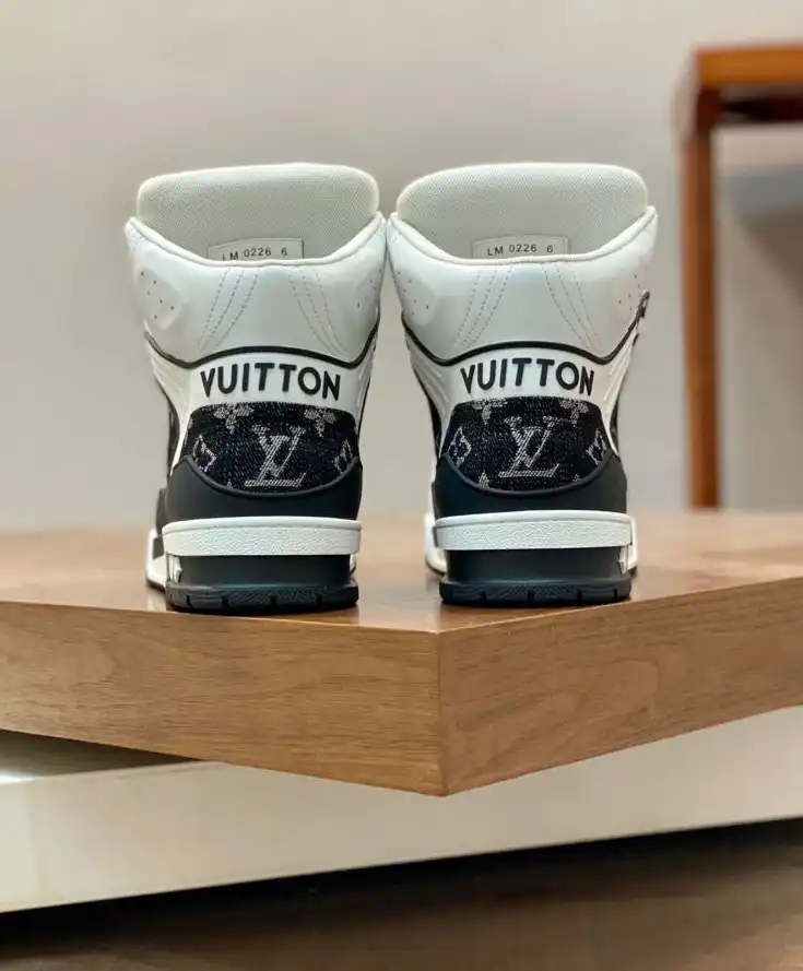 hype Louis Vuitton Sneakers