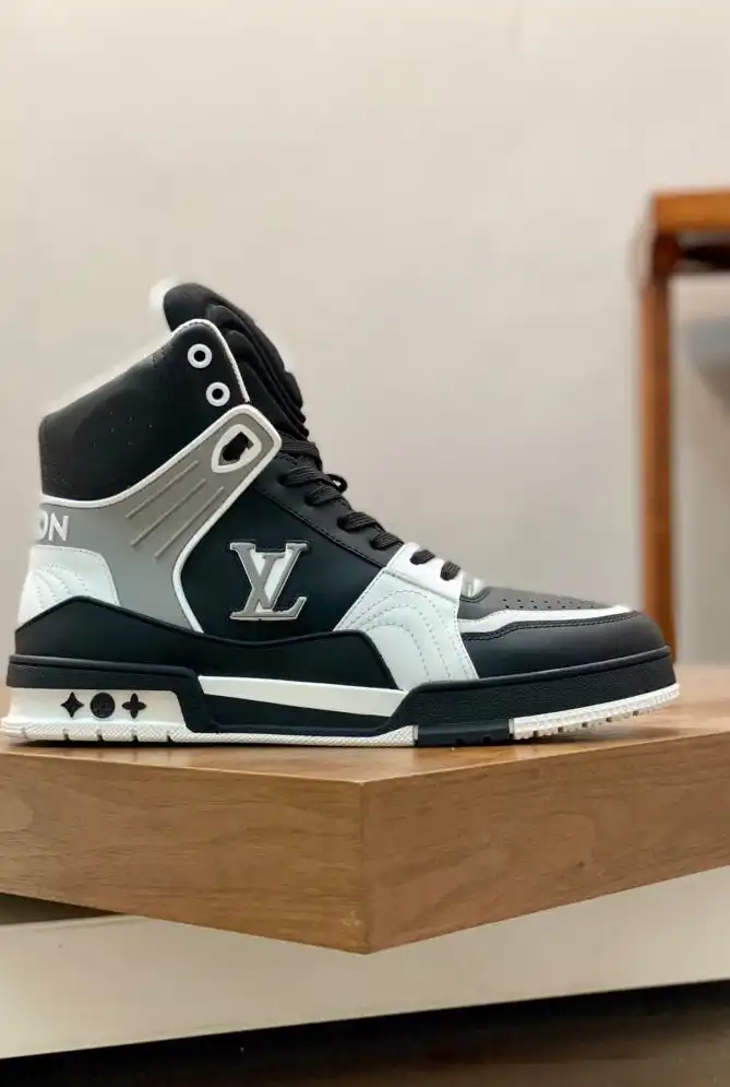 hype Louis Vuitton Sneakers