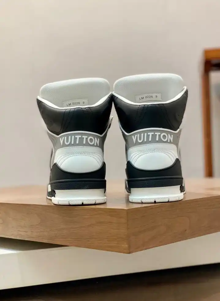 hype Louis Vuitton Sneakers