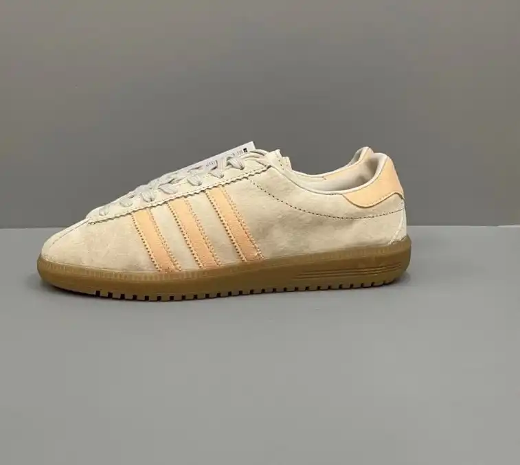 hype Adidas Sneakers