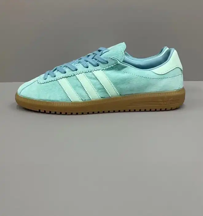 hype Adidas Sneakers