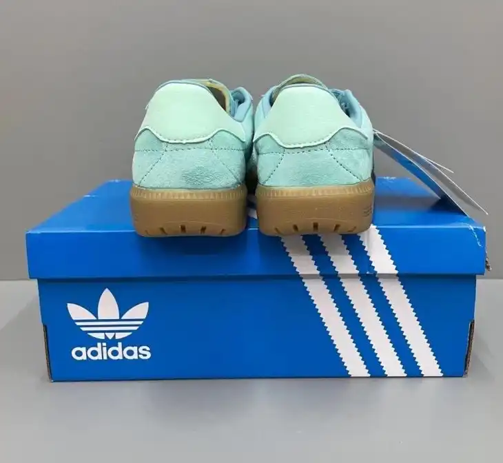 hype Adidas Sneakers