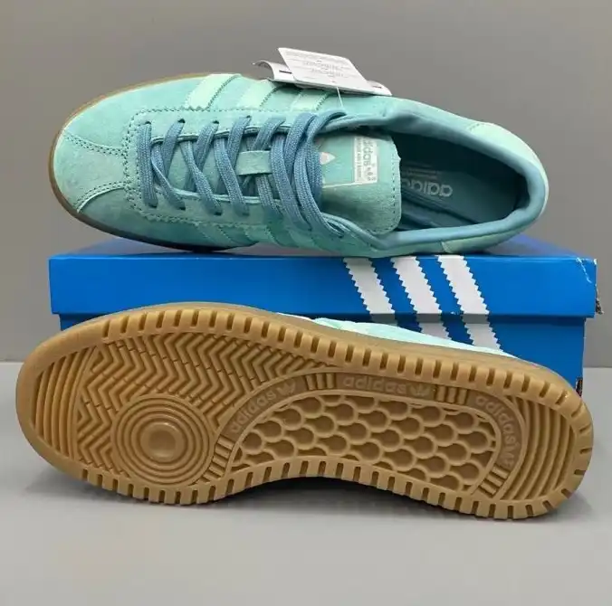 hype Adidas Sneakers