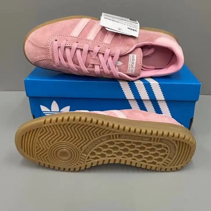 hype Adidas Sneakers