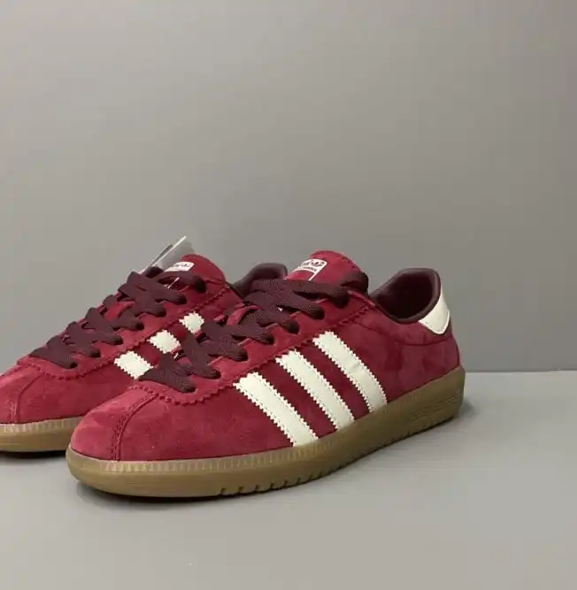 hype Adidas Sneakers