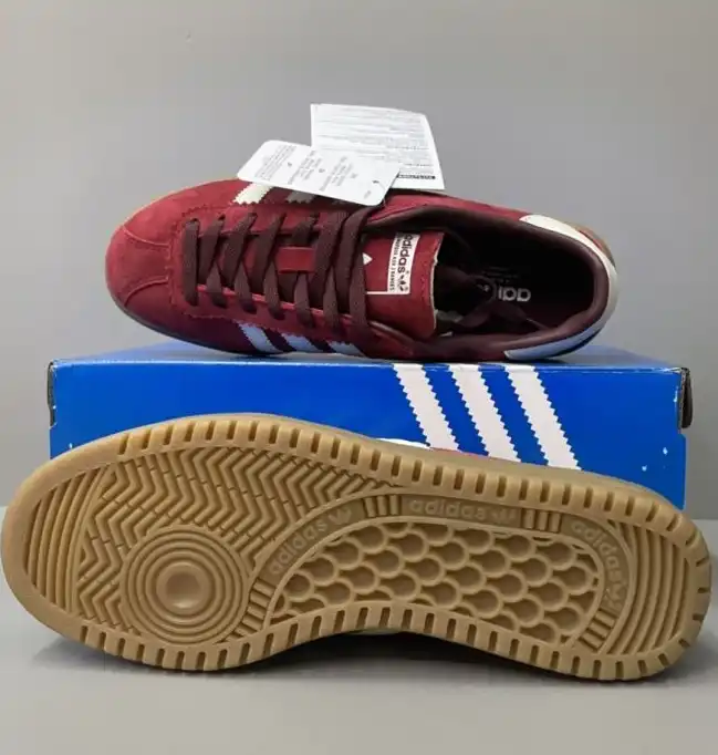 hype Adidas Sneakers