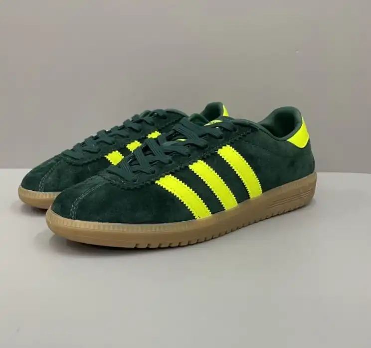 hype Adidas Sneakers