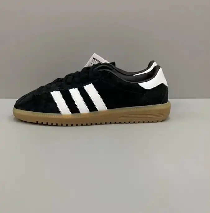 hype Adidas Sneakers