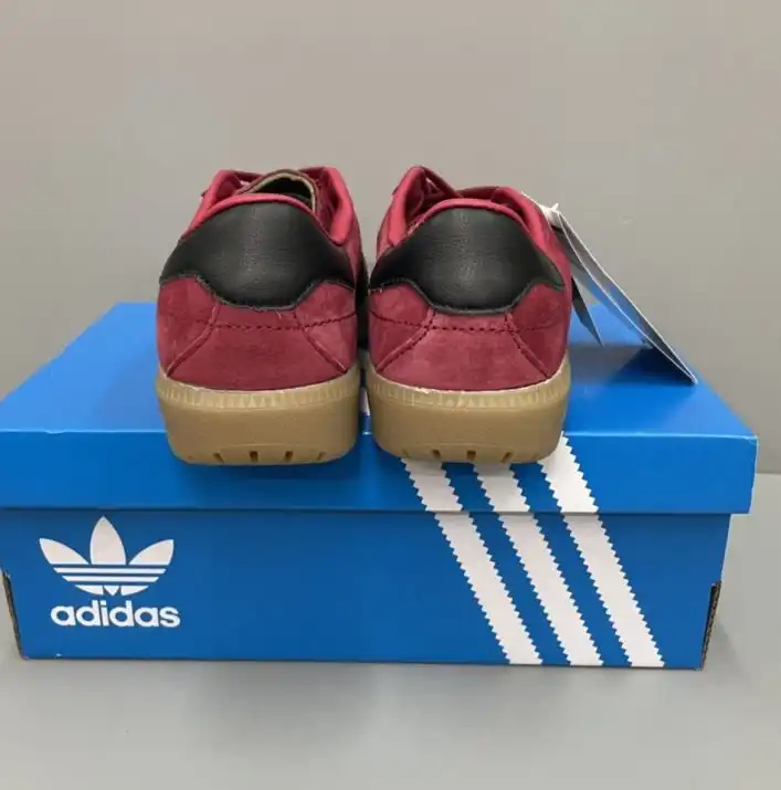 hype Adidas Sneakers