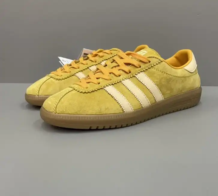 hype Adidas Sneakers