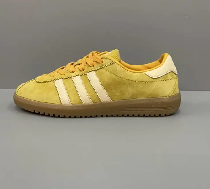 hype Adidas Sneakers