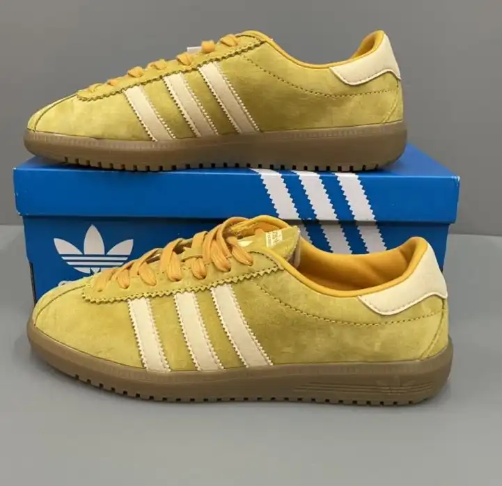 hype Adidas Sneakers