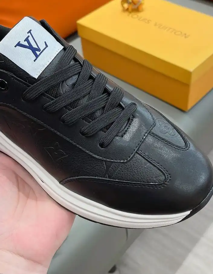 hype Louis Vuitton Sneakers