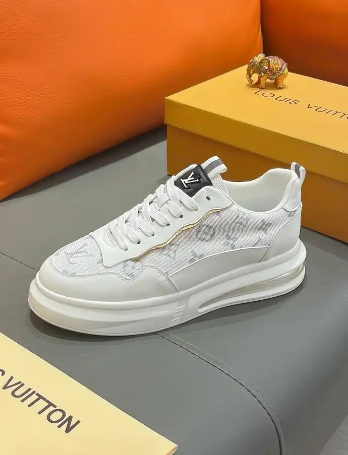 hype Louis Vuitton Sneakers