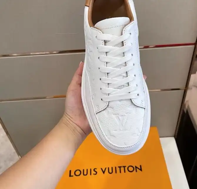 hype Louis Vuitton Sneakers