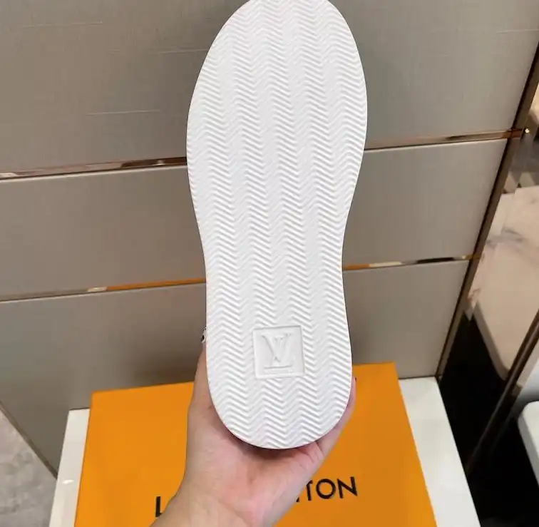 hype Louis Vuitton Sneakers