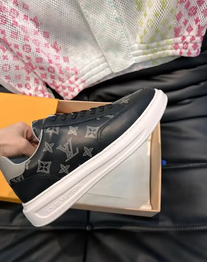 hype Louis Vuitton Sneakers