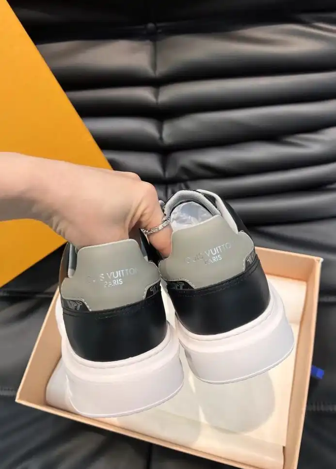 hype Louis Vuitton Sneakers