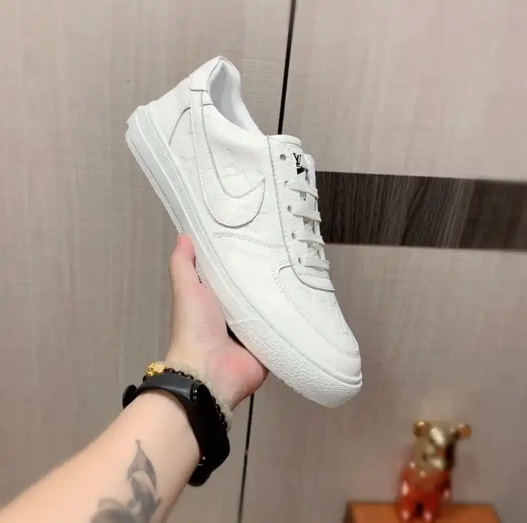 hype Louis Vuitton Sneakers