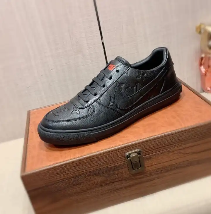 hype Louis Vuitton Sneakers